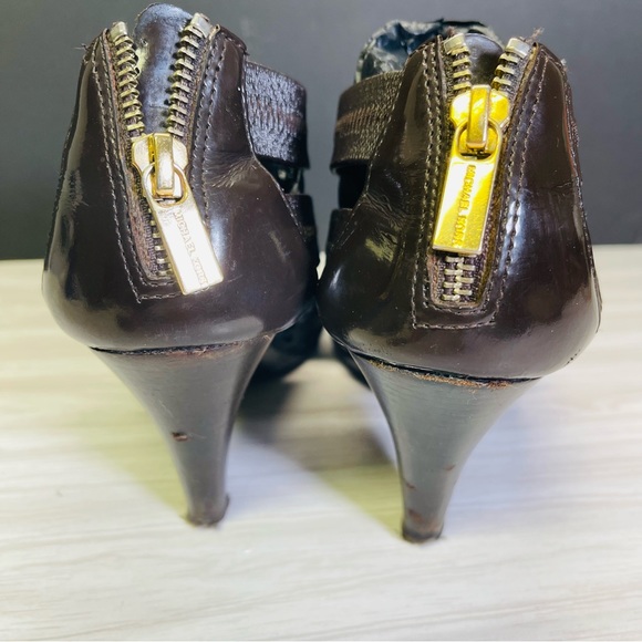 MIKHAEL KORS Brown Synthetic Logo High Heel Open Toe Strappy Shoes Size 6 1/2M - Picture 5 of 6